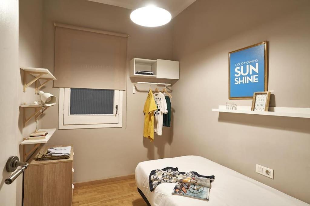 Magnificent 4 Bedroom Apartment In Eixample Barcelona Exteriör bild