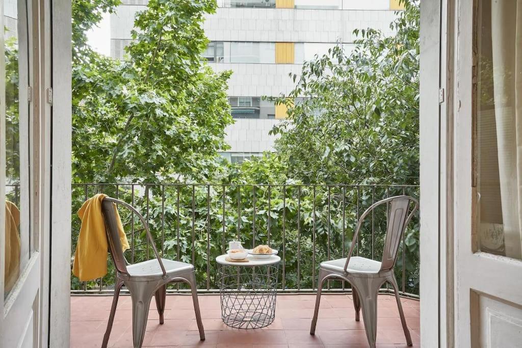 Magnificent 4 Bedroom Apartment In Eixample Barcelona Exteriör bild