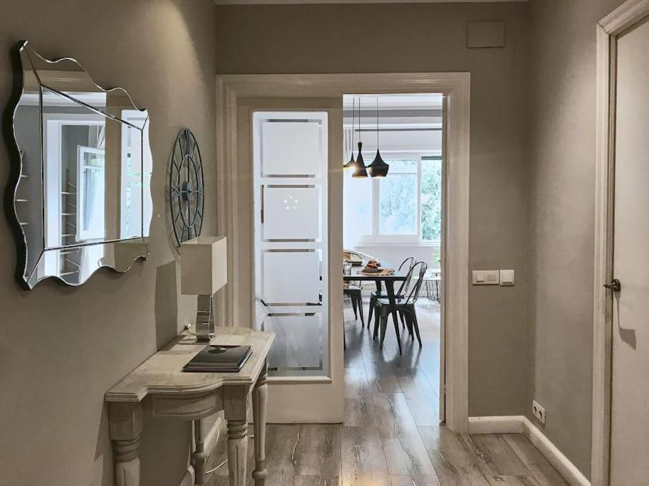 Magnificent 4 Bedroom Apartment In Eixample Barcelona Exteriör bild