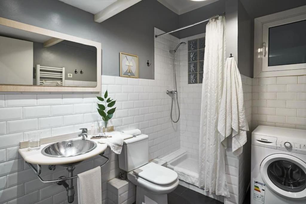 Magnificent 4 Bedroom Apartment In Eixample Barcelona Exteriör bild