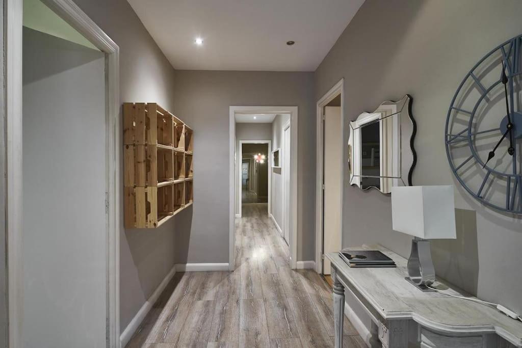 Magnificent 4 Bedroom Apartment In Eixample Barcelona Exteriör bild