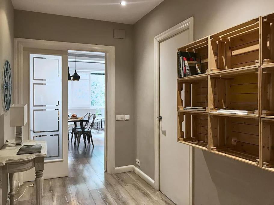 Magnificent 4 Bedroom Apartment In Eixample Barcelona Exteriör bild