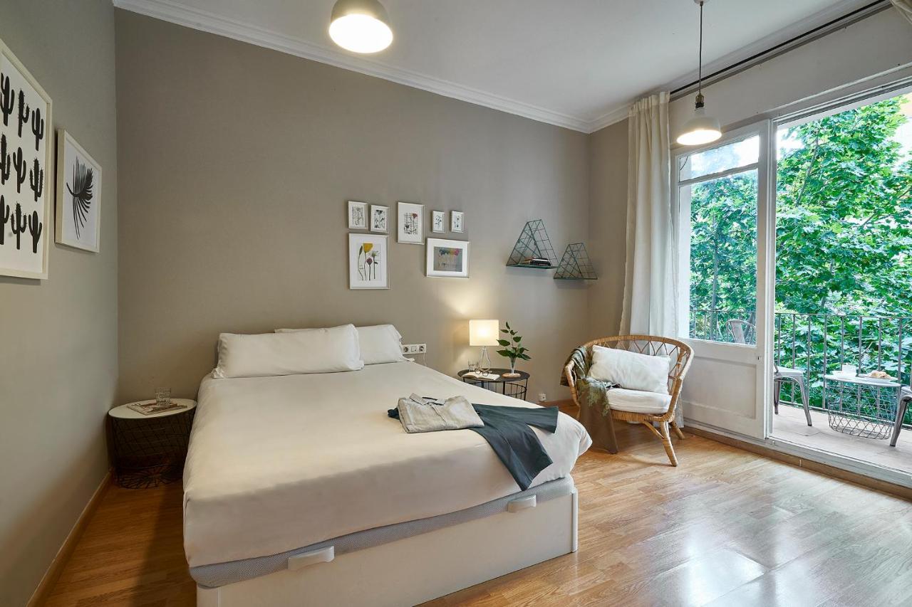 Magnificent 4 Bedroom Apartment In Eixample Barcelona Exteriör bild